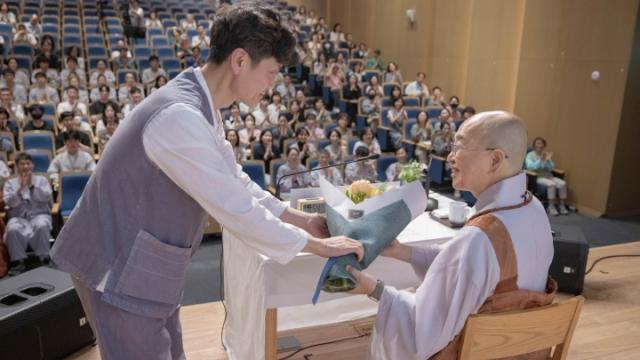 “부처님의 성도, 경전은 어떻게 묘사하고 있을까요?”