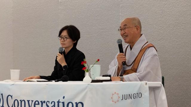 “자존감이 낮아 자꾸만 제 자신을 탓하게 됩니다.”