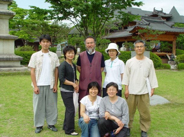 2007년 6월, 여주 신륵사. 학교 빈그릇 운동 교사 워크숍(앞줄 맨 오른쪽)