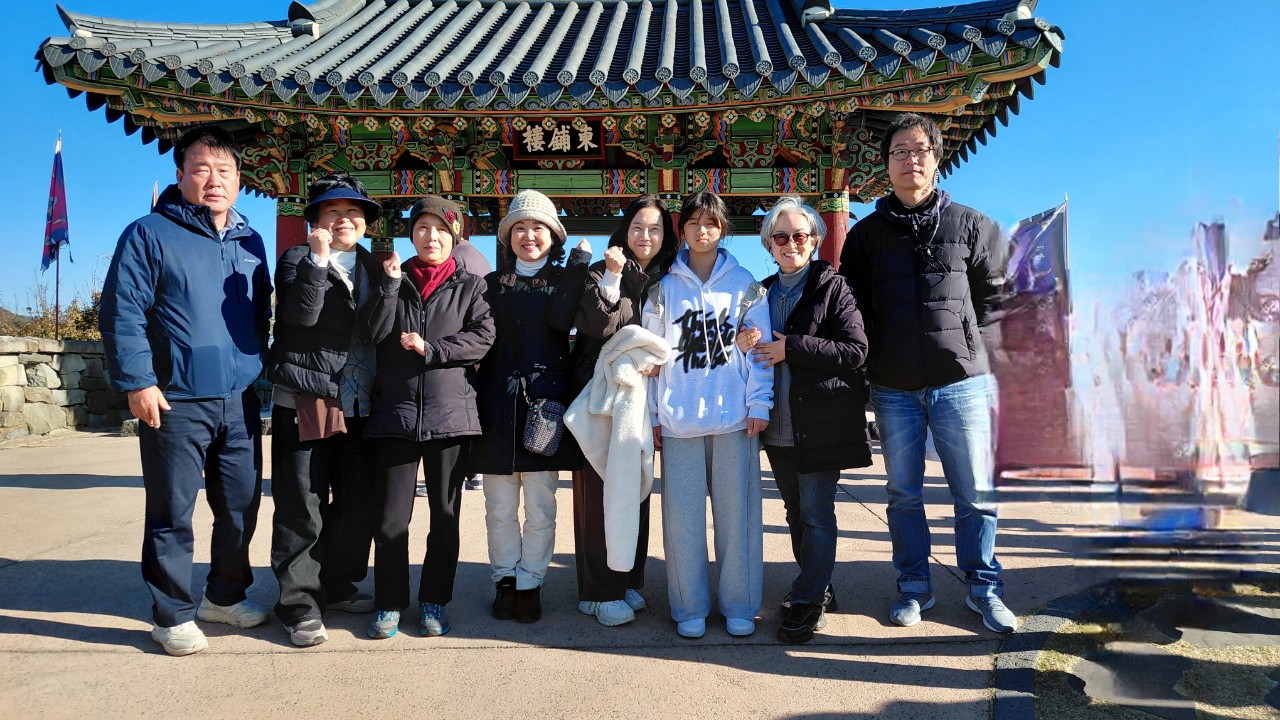 '25년 가을 역사기행(오른쪽 두 번째 김태림 님)