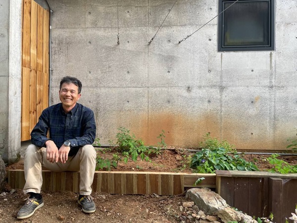 박황근 님