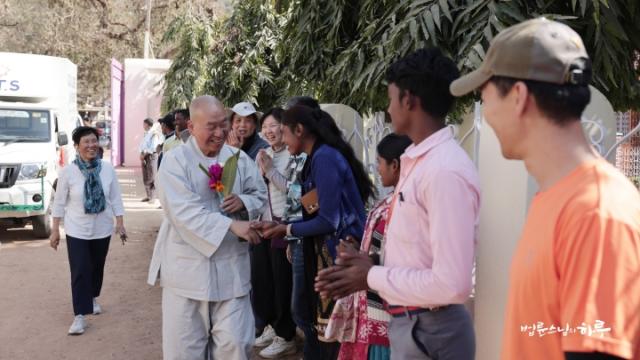“남편의 외도를 용서했지만, 끝나지 않는 의심이 저를 괴롭힙니다”