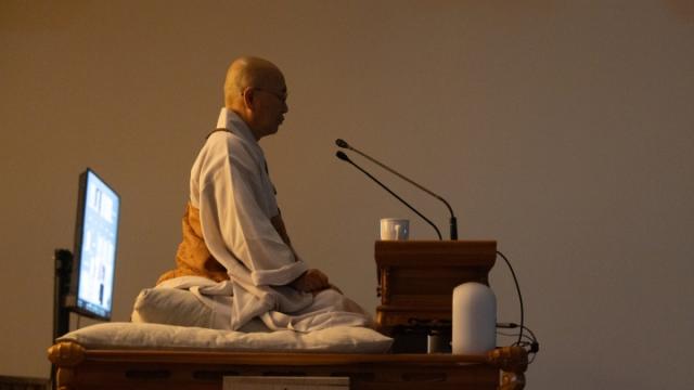 “달려온 삶을 어떻게 멈추고 쉴 수 있을까요?”