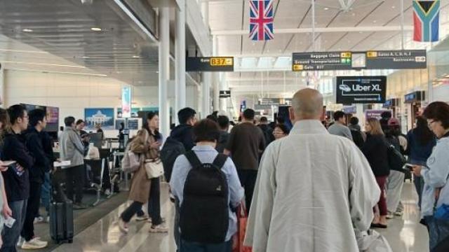 “교실에까지 힘의 논리가 스며드는 상황에서 교사는 어떤 관점을 가져야 할까요?”