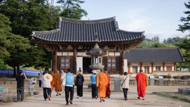 “마을과 함께 숨 쉬는 사찰, 그 안에 담긴 배움”