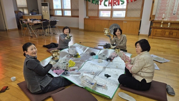 2024년 2월 사시예불팀(왼쪽에서 두 번째가 이수정 님)