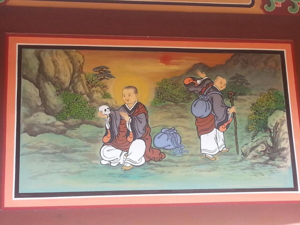 경산_천불전 벽면에 그려진 원효스님의 일생 중 '일체유심조'를 깨치는 그림