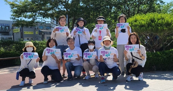 2022.6.1. 행복학교 홍보 (아래 맨 오른쪽 김성혜 님)