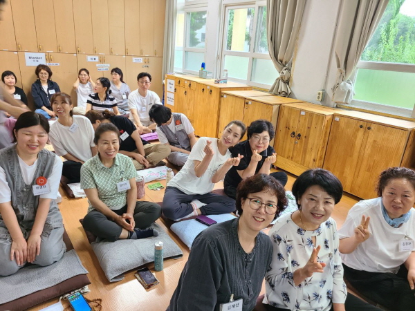 불교대학 실천활동 중에(앞줄 맨 왼쪽이 김계선 님)