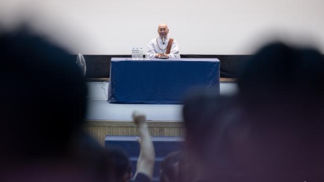 “군대에서 임무 수행을 하려면 화를 내는 것도 필요하지 않을까요?”