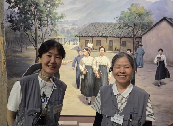 2025년 동북아 역사기행 (오른쪽 이현미 님)
