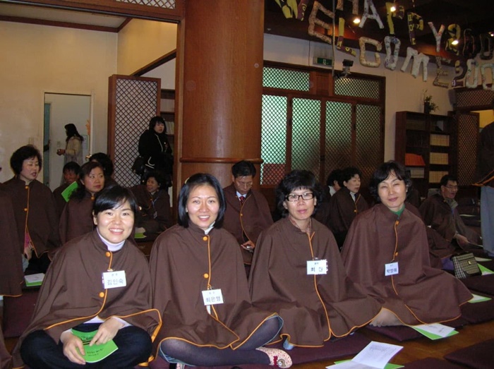 경전반 졸업식(맨 오른쪽 영애님)