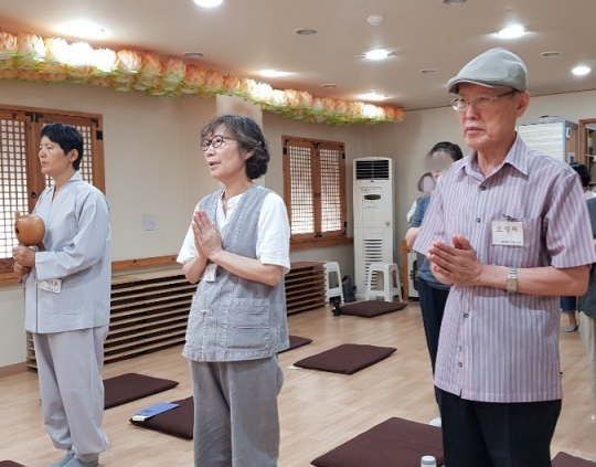 정토불교대학 수업(맨 오른쪽)