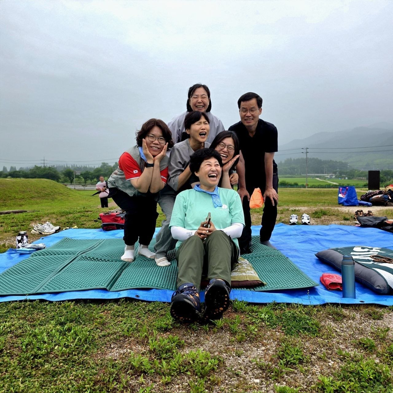2026년 4월. 언양모둠과 경주 사천왕사지 300배 정진(맨앞이 정미애 님) 2026년 4월. 언양모둠과 경주 사천왕사지 300배 정진(맨앞이 정미애 님)