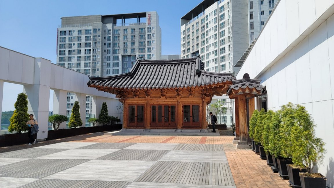 옥상 법당 전경 옥상 법당 전경