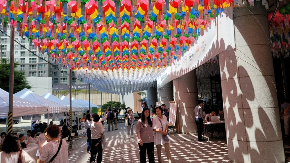 회관 입구 회관 입구