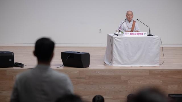 “외도와 폭력에도 양육권을 주장하는 아내, 어떻게 해야 할까요?”