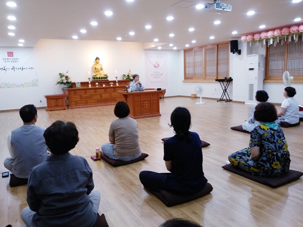 만배 정진을 시작하기에 앞서, 선광법사님을 모시고 함께 한 입재식 