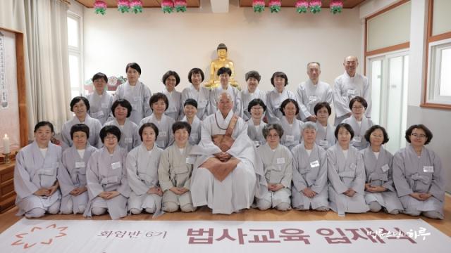 “예민한 고등학생 딸을 어떻게 편하게 대할까요?”