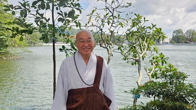 “엄마의 반복되는 돈 요구, 어디까지 받아들여야 할까요?”