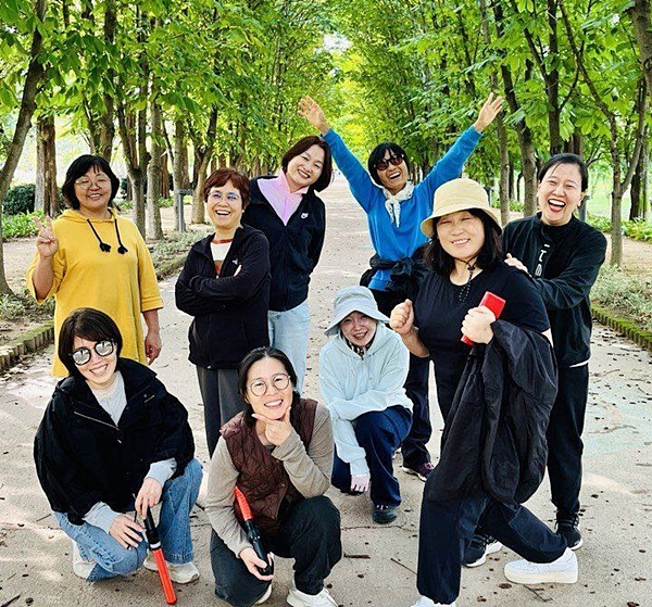 2024년 애광원 나들이 답사(맨 뒤 파란색 옷 임경화 님) 2024년 애광원 나들이 답사(맨 뒤 파란색 옷 임경화 님)