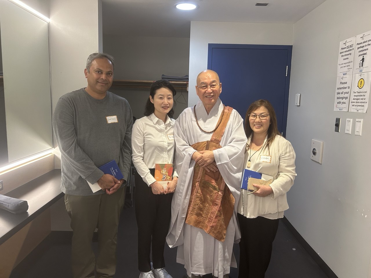 2025년 벤쿠버 영어불교대학 간담회 한정희 님 (맨 오른쪽)