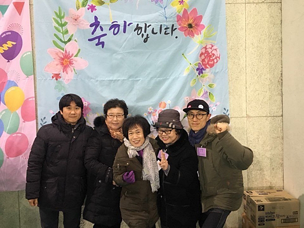 2018년 불교대학 졸업식(가운데 김나은 님)
