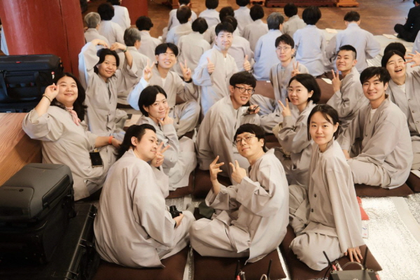 죽림정사에서(두 번째 줄 오른쪽에서 세 번째가 이상원 님) 죽림정사에서(두 번째 줄 오른쪽에서 세 번째가 이상원 님)