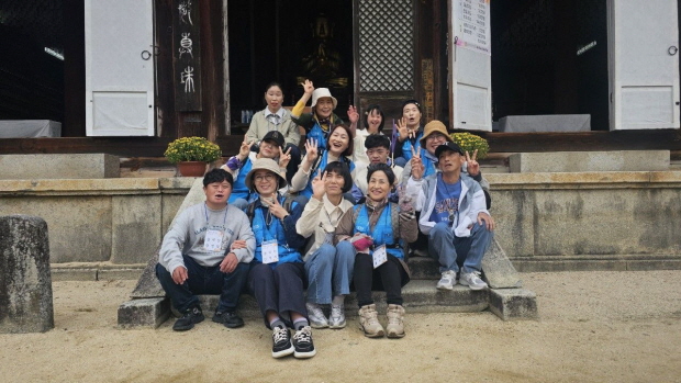 맨 앞줄에서 왼쪽 첫 번째 짝지와 함께 신성희 님 맨 앞줄에서 왼쪽 첫 번째 짝지와 함께 신성희 님