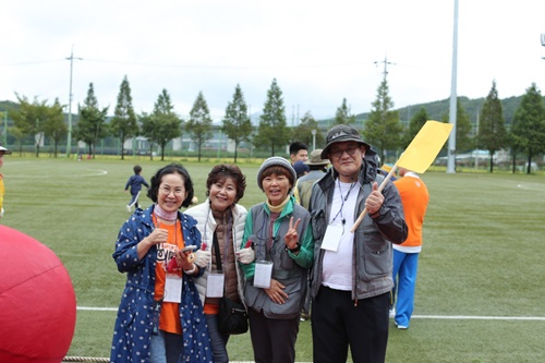 2019년 통일축전 불교대학 도반들과 함께(오른쪽 두 번째)