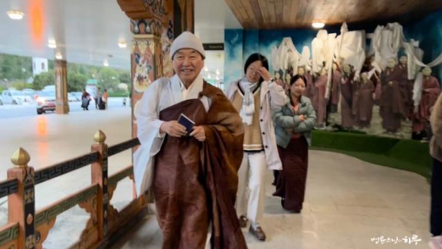 “형님들이 아버님 노후 자금을 가져갔습니다. 어떻게 관계를 회복해야 할까요?”