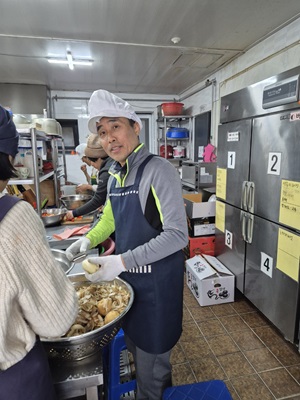 공양간에서(유명종 님)