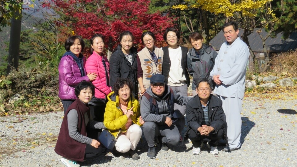 불교대학 문경수련원특강-뒷줄 왼쪽 두번째가 주인공