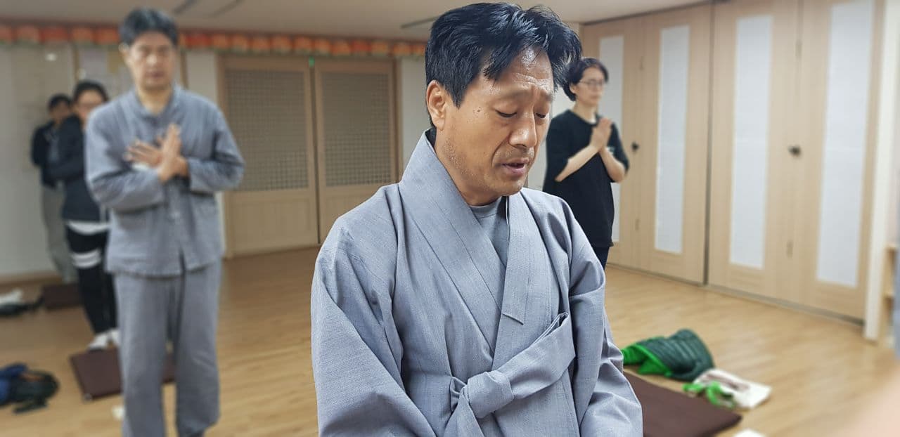 새벽기도 중인 정영식 님