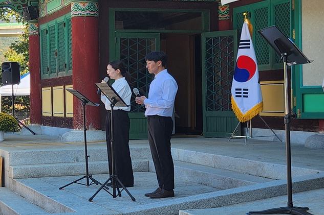 행장 낭독 중인 수성지회 김수임 님(왼쪽)과 구미지회 류지향 님(오른쪽) 행장 낭독 중인 수성지회 김수임 님(왼쪽)과 구미지회 류지향 님(오른쪽)