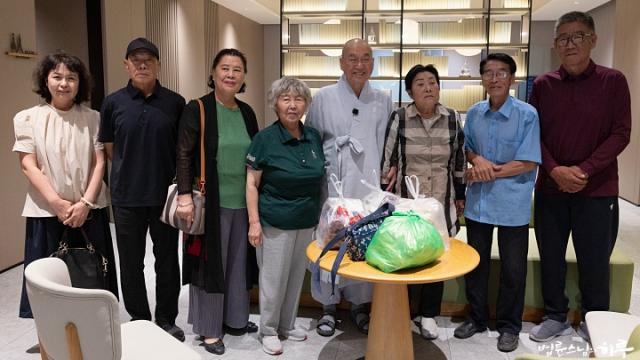“이 분들의 도움이 있었기에, 지난 30년간 역사기행을 할 수 있었습니다”