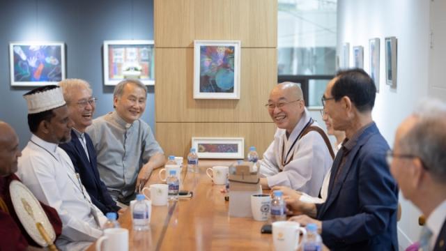 “광복 80주년, 화해와 평화로 가는 길은...